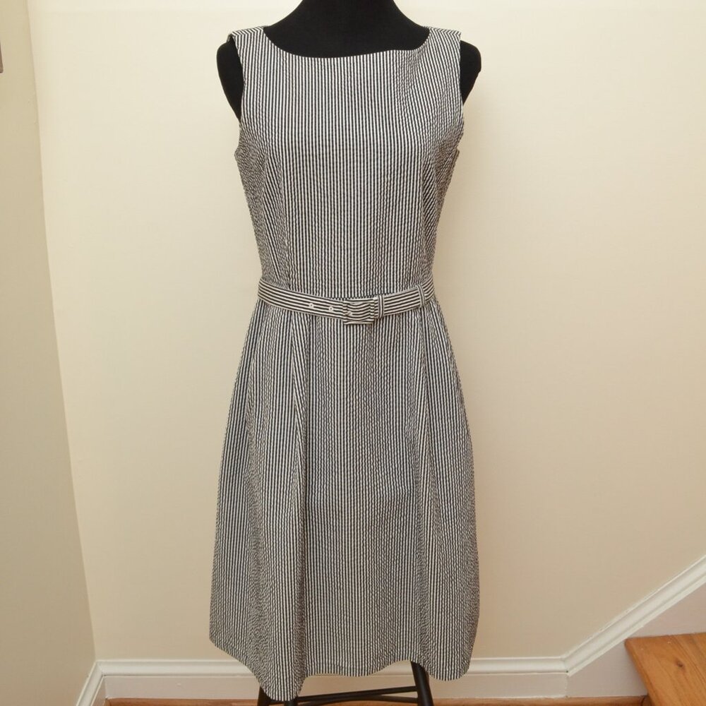 Bean Signature Fit & Flare Belted Dress Seersucker Stripe Black White Size 8